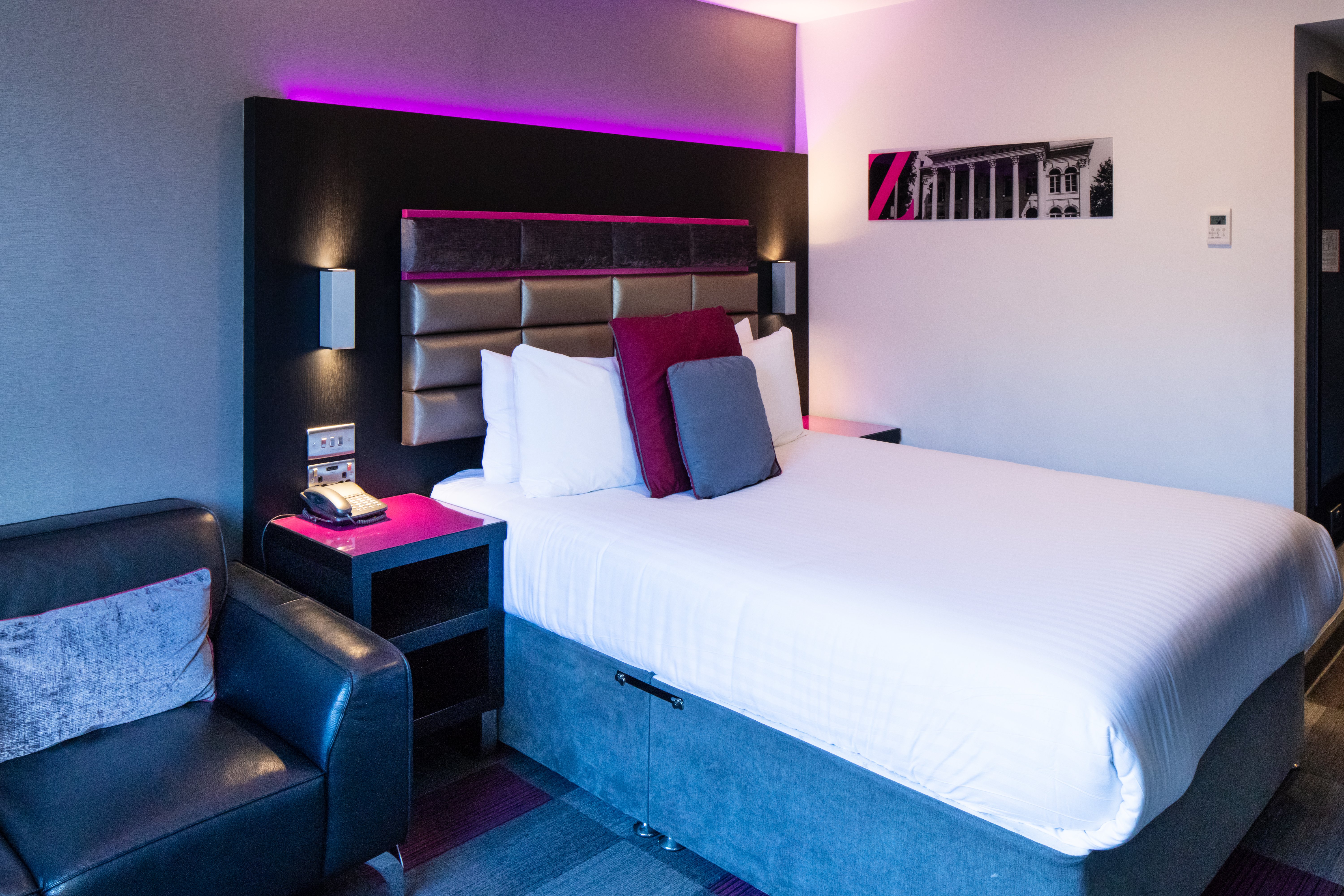 Roomzzz Nottingham City 13/30