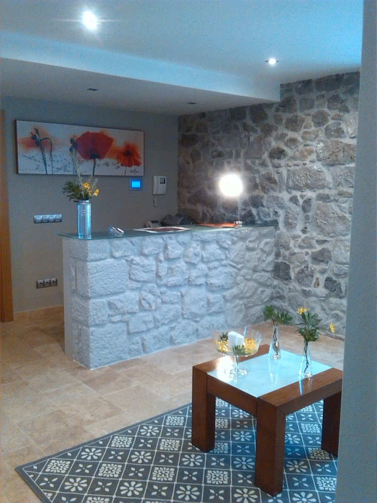 Villadesella Hotel 8/36