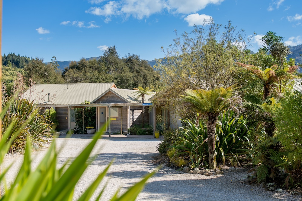 ABEL TASMAN LODGE 51/62