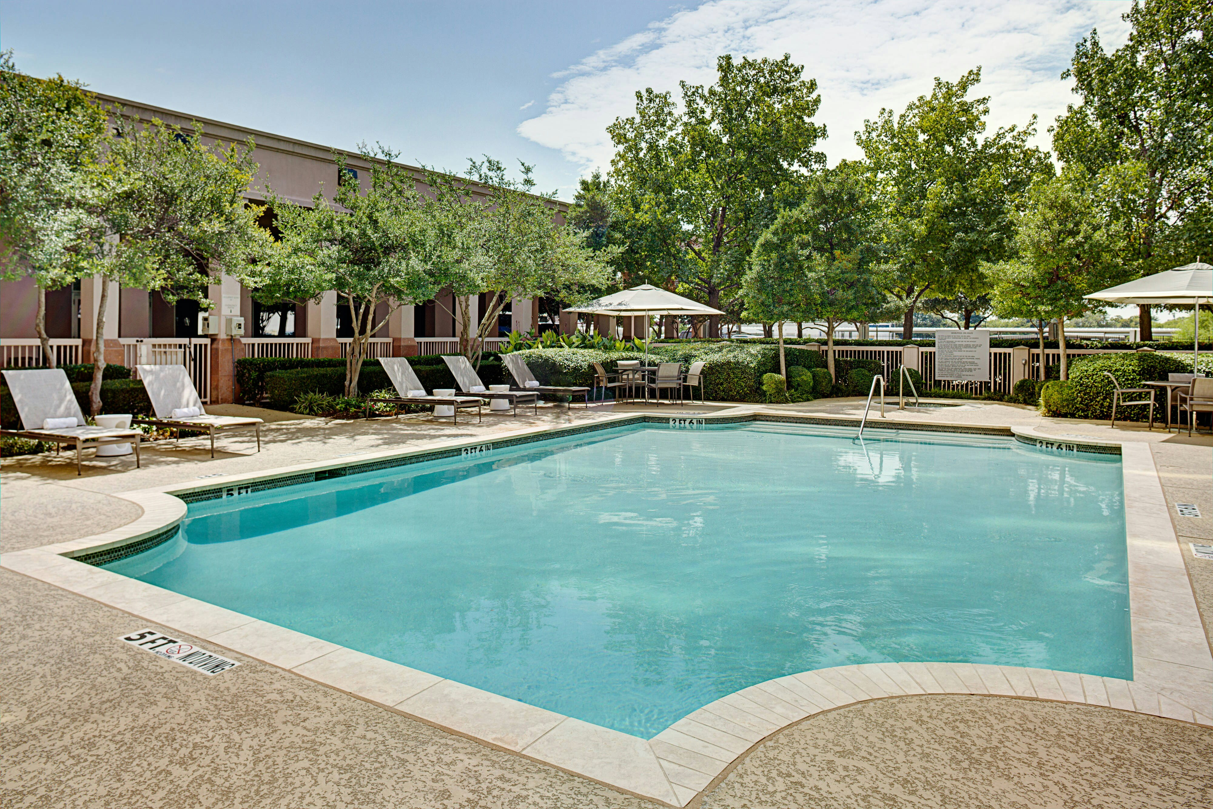 Marriott Suites Dallas Market Center 62/62