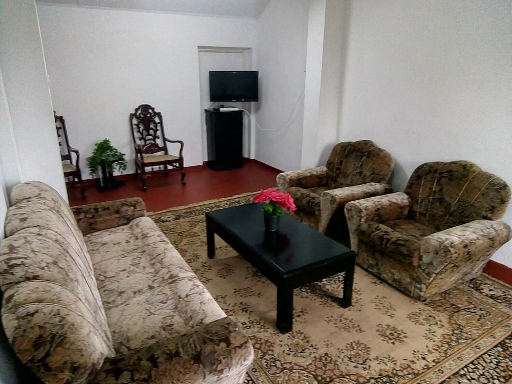 White Cottage Nuwara Eliya 14/19
