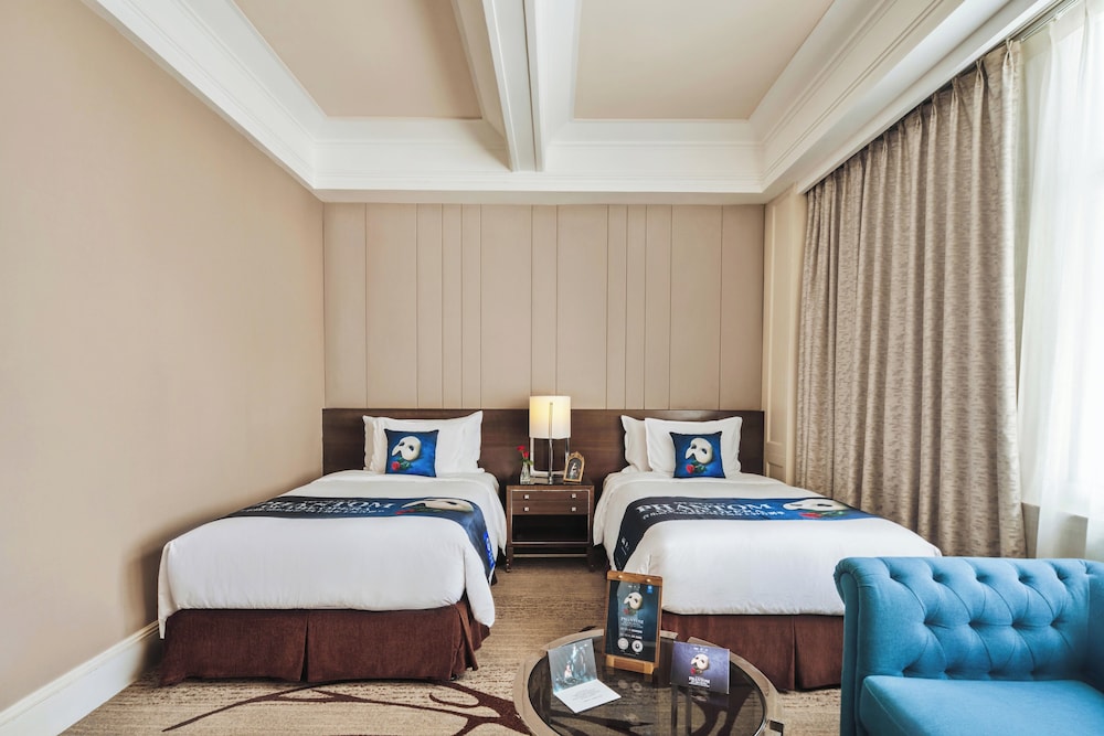 Opera, Theme, Twin Beds