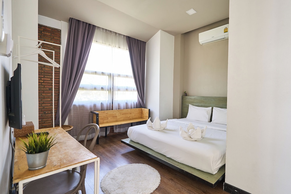 Sherloft Home and Hostel Dormitory 15/39