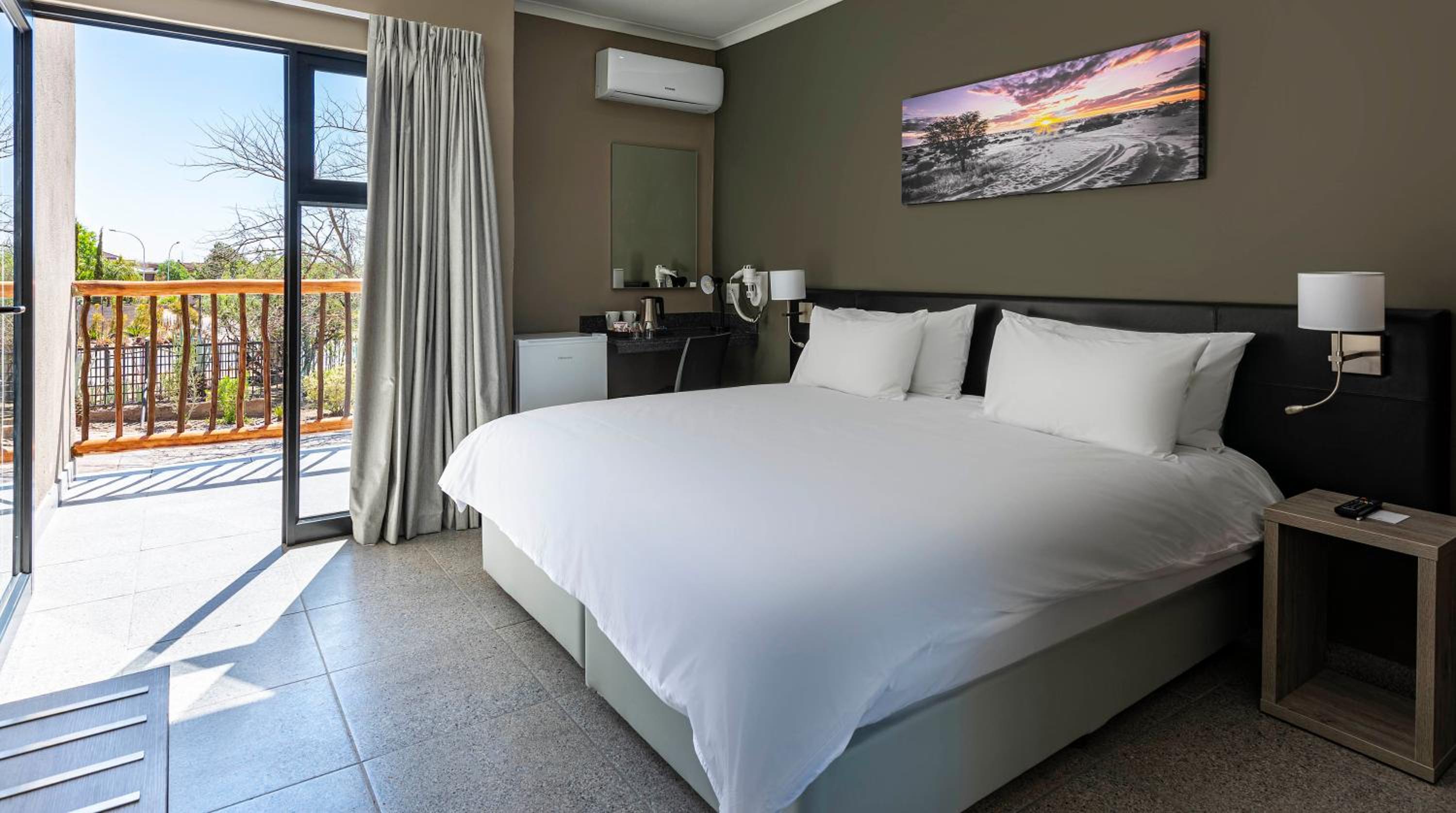 Premium, King Bed, Upington Inn 5/8
