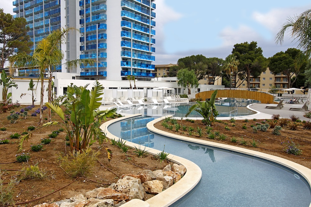 BG Tonga Tower Design Hotel and Suites in Can Picafort