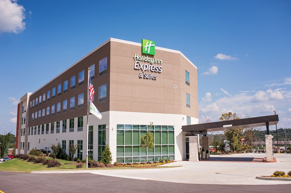 Holiday Inn Express Suites Birmingham North Fultondale 5/34