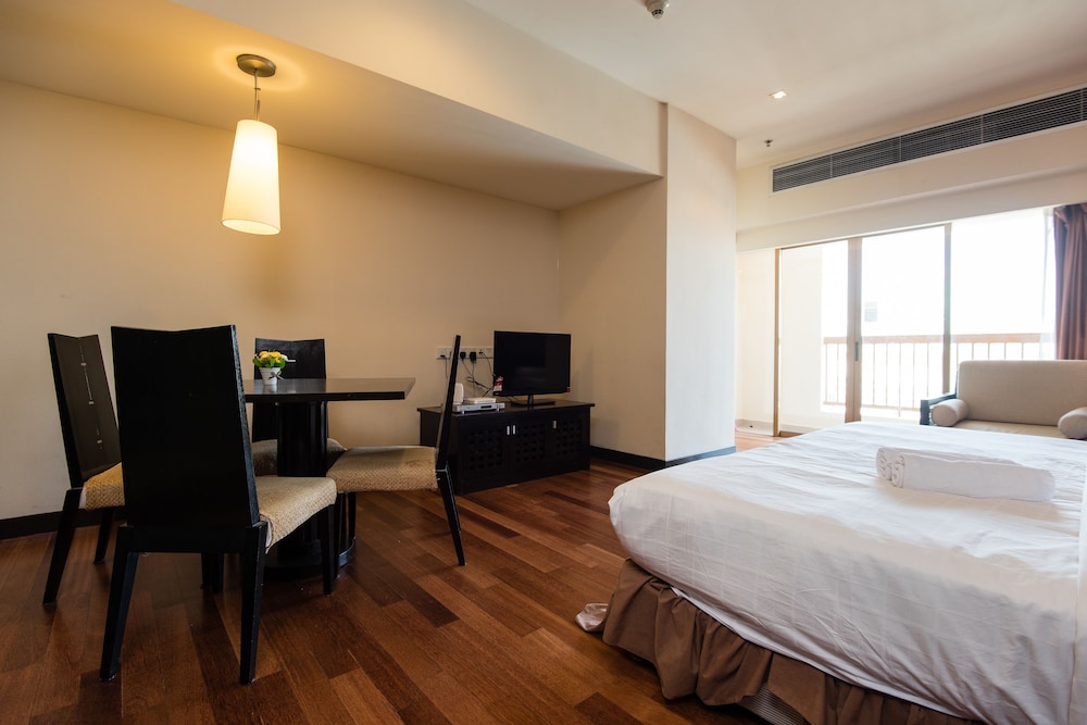 New Town Condominium at Bandar Sunway 33/60