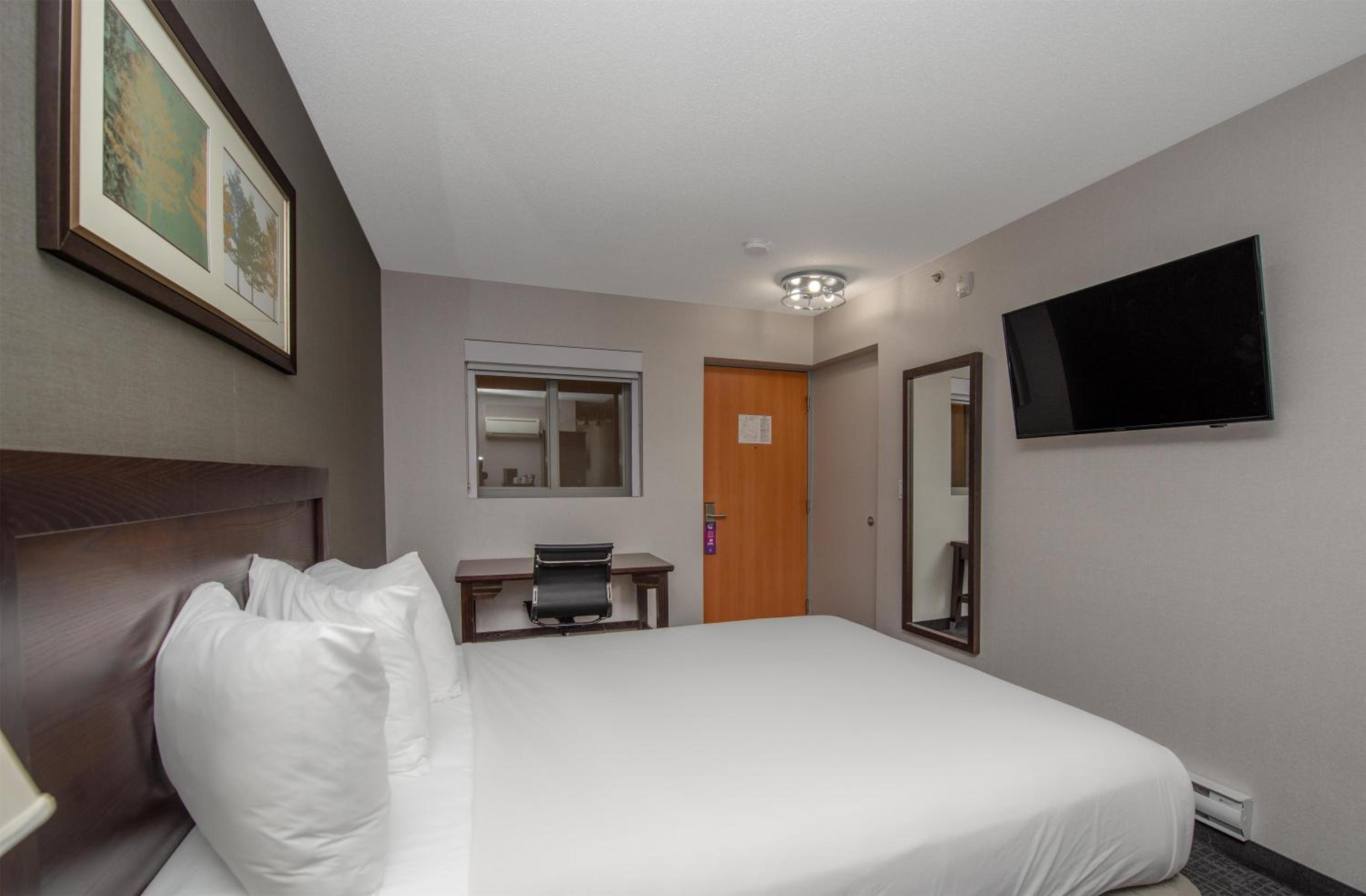 Coast, Queen Bed, Partial Interior View