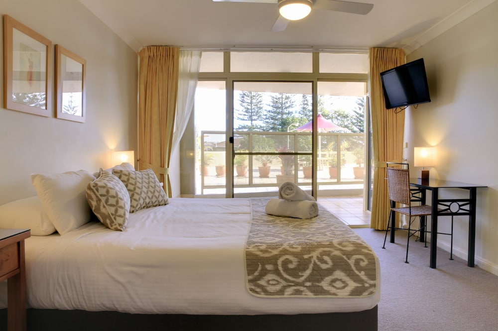 1 BEDROOM, COURTYARD, APARTMENT