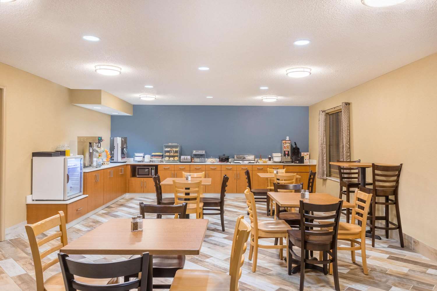 Americinn By Wyndham Prairie Du Chien 32/42