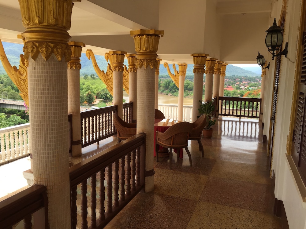Champasak Palace Hotel 43/65