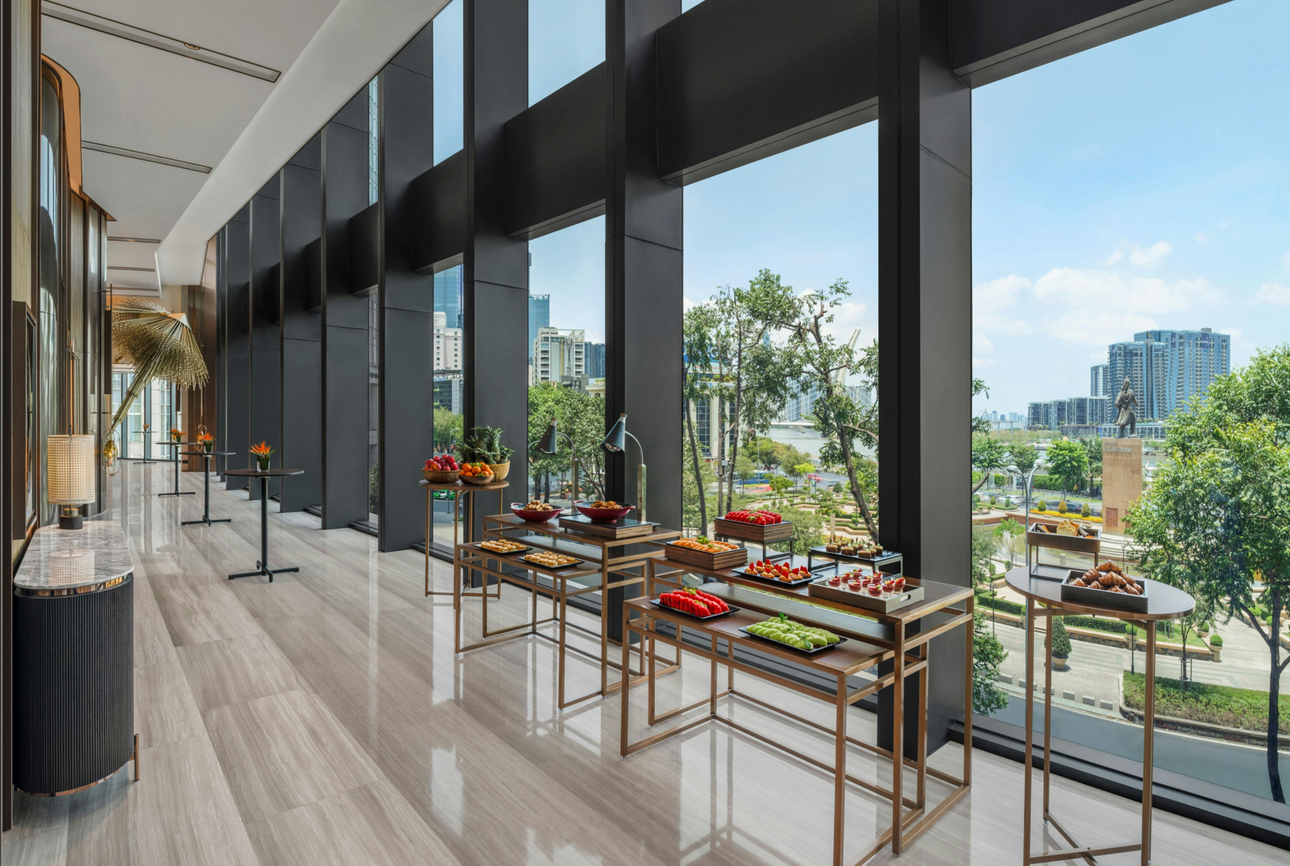 Hilton Saigon 24/55