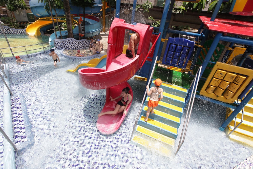 Resort One Hotel 29/37