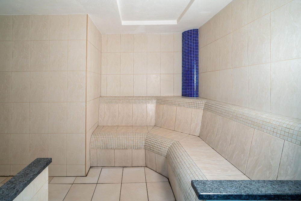 Daresbury Park Hotel 23/50