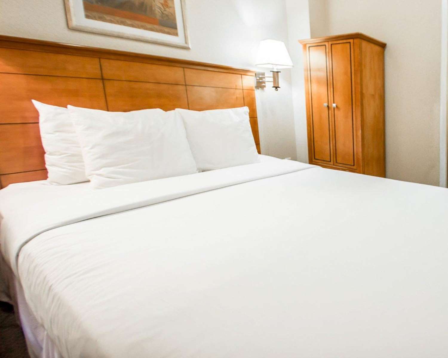 Econo Lodge Times Square 11/16