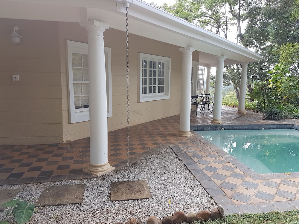 Blue Mountain Luxury Lodge 15/33