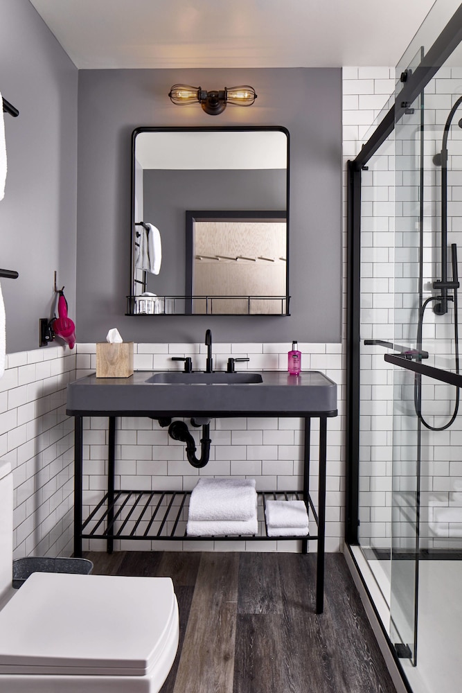 Moxy Chattanooga Downtown 32/60