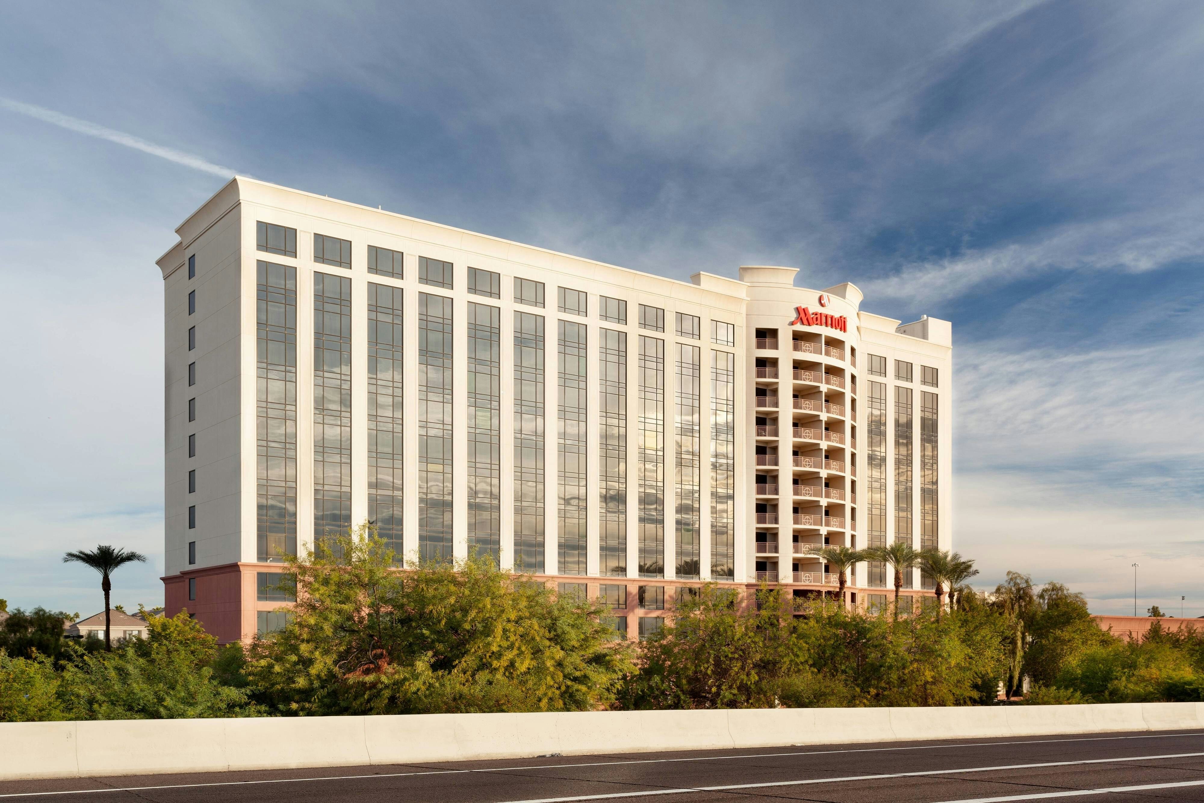 Phoenix Airport Marriott 4/37