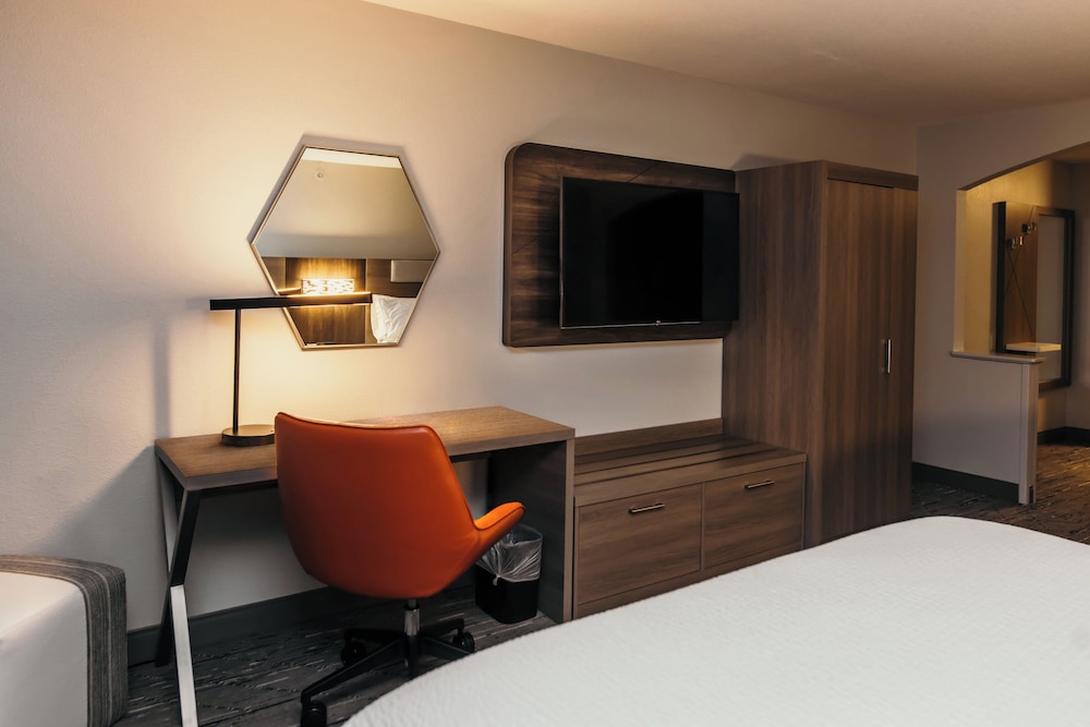 Holiday Inn Express Suites Urbandale Des Moines 43/50