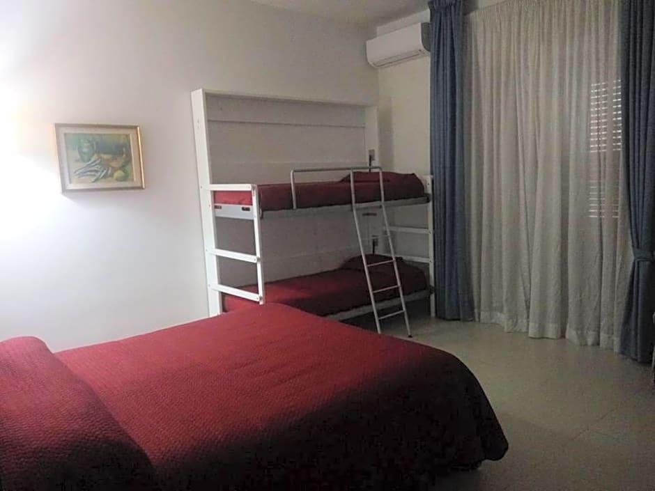 Caporal Hotel 10/35