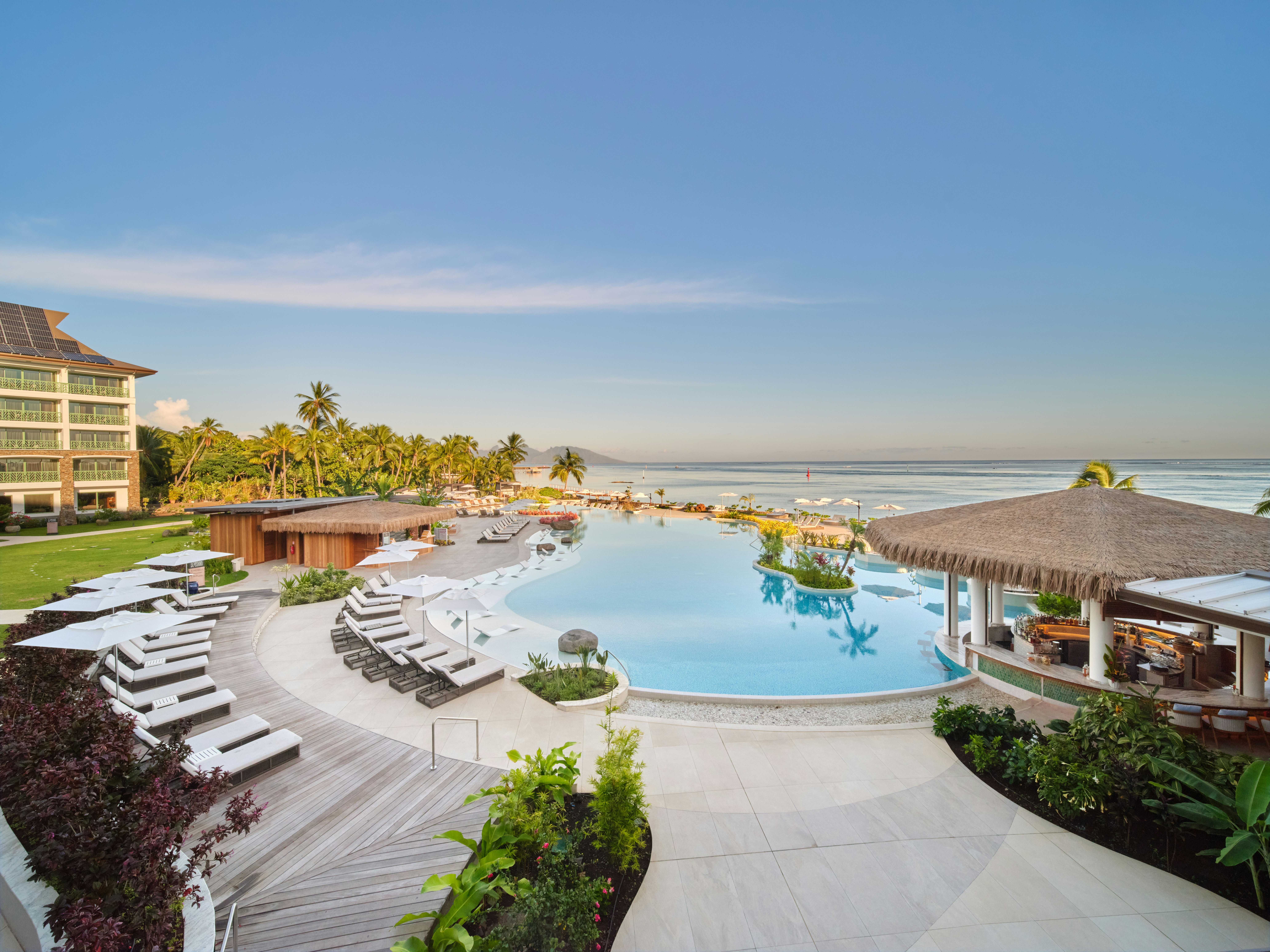 Hilton Hotel Tahiti 68/69