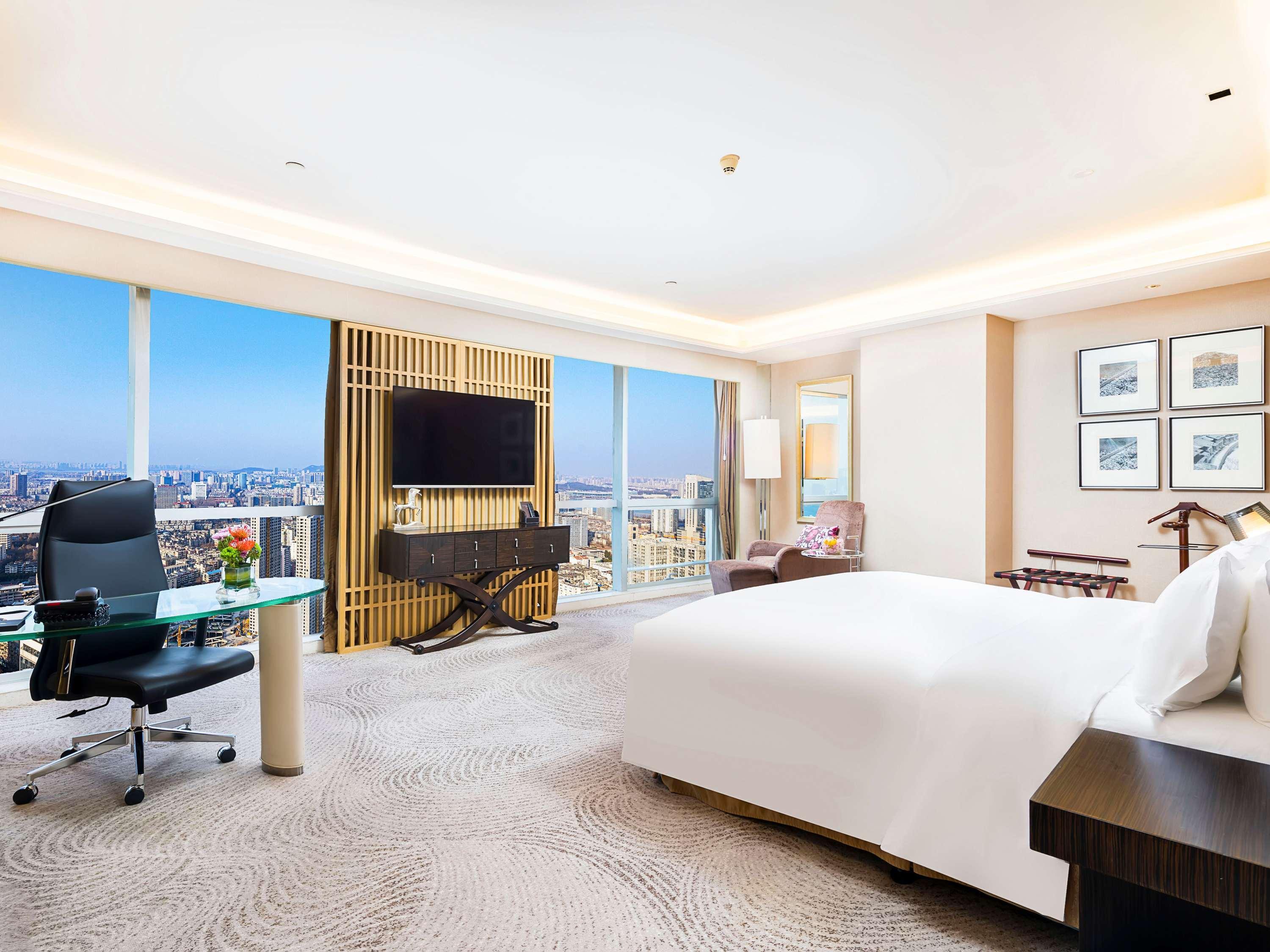 غرفة فاخرة بسرير كينج، Sofitel Galaxy Nanjing 2/4