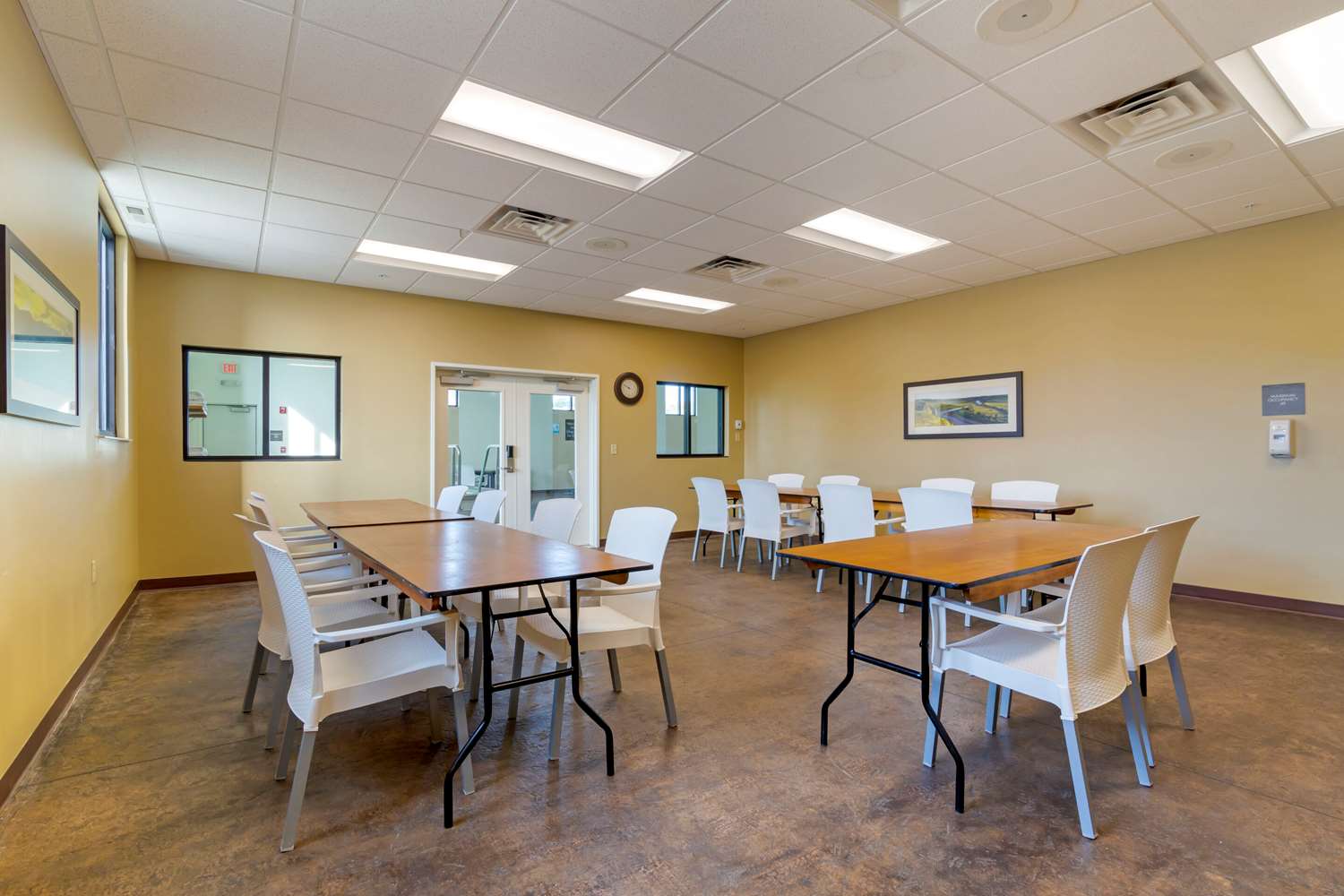 Comfort Inn & Suites Mandan - Bismarck 8/14
