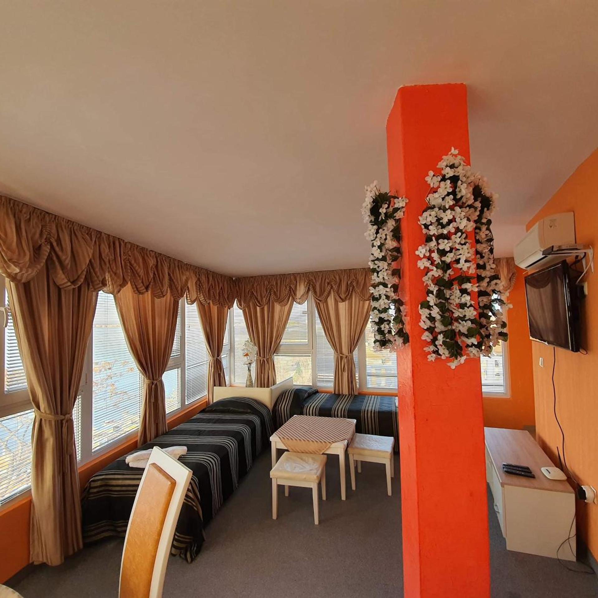 Hotel Paros 30/50