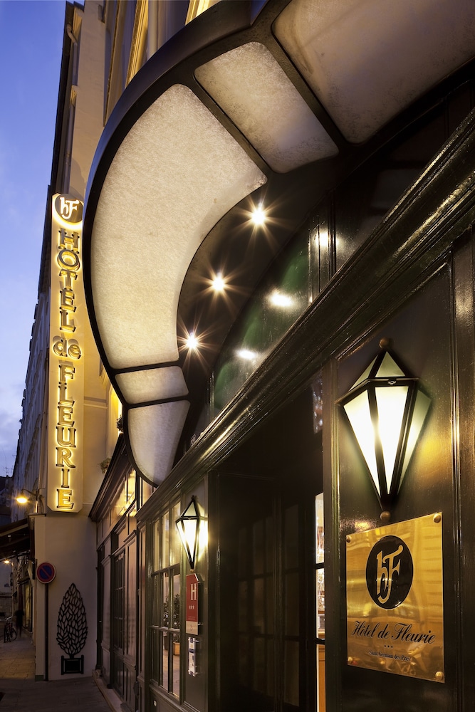 Hotel De Fleurie 6/50