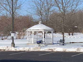 Country Inn and Suites By Carlson, Cortland, NY 45/48