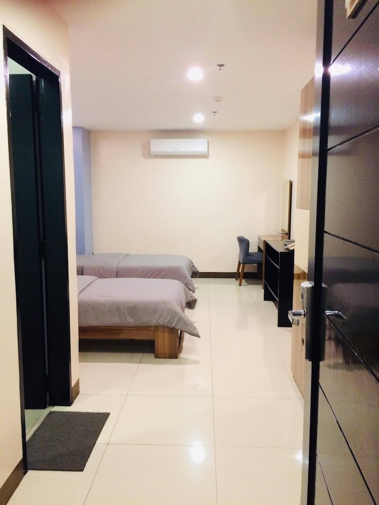 Ybc Grand Hotel 30/34