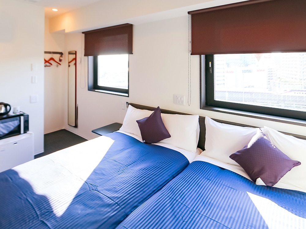 ROOM, TWIN BEDS, SMOKING