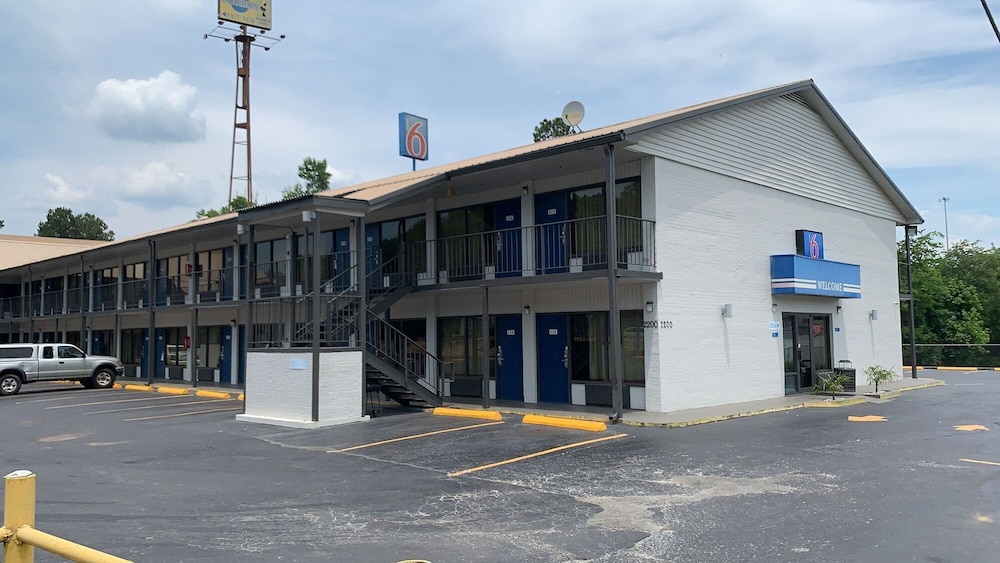 Motel6 Dalton, GA 44/47