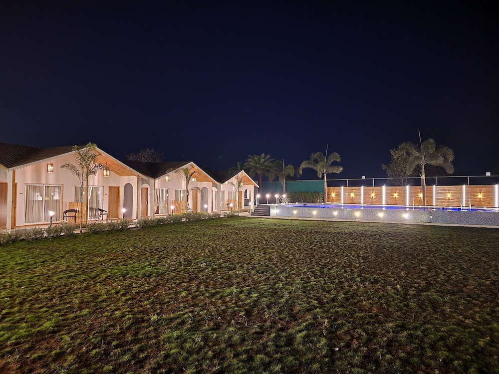 VITS Daman Devka Beach 37/47