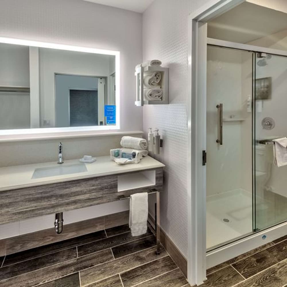 Hampton Inn and Suites South Lake Tahoe 16/39