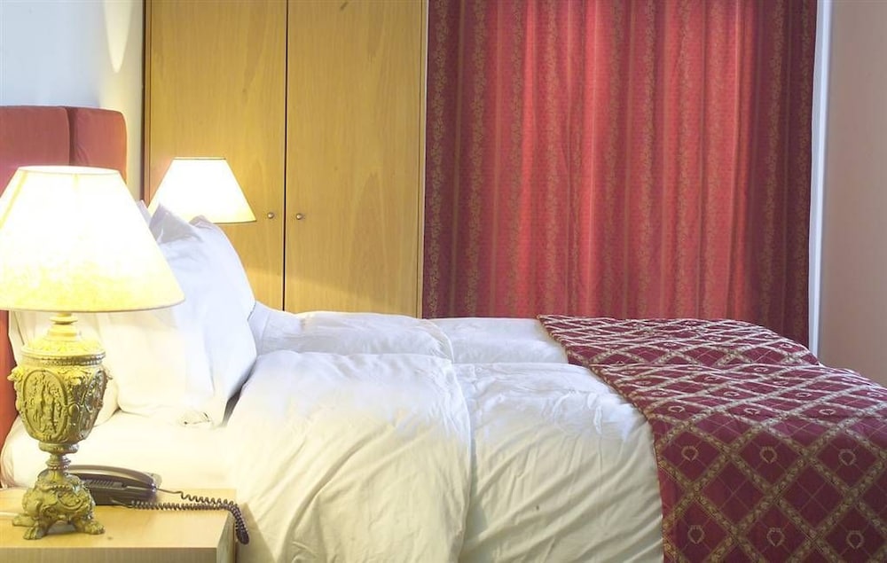 Le Palace Hotel 9/41
