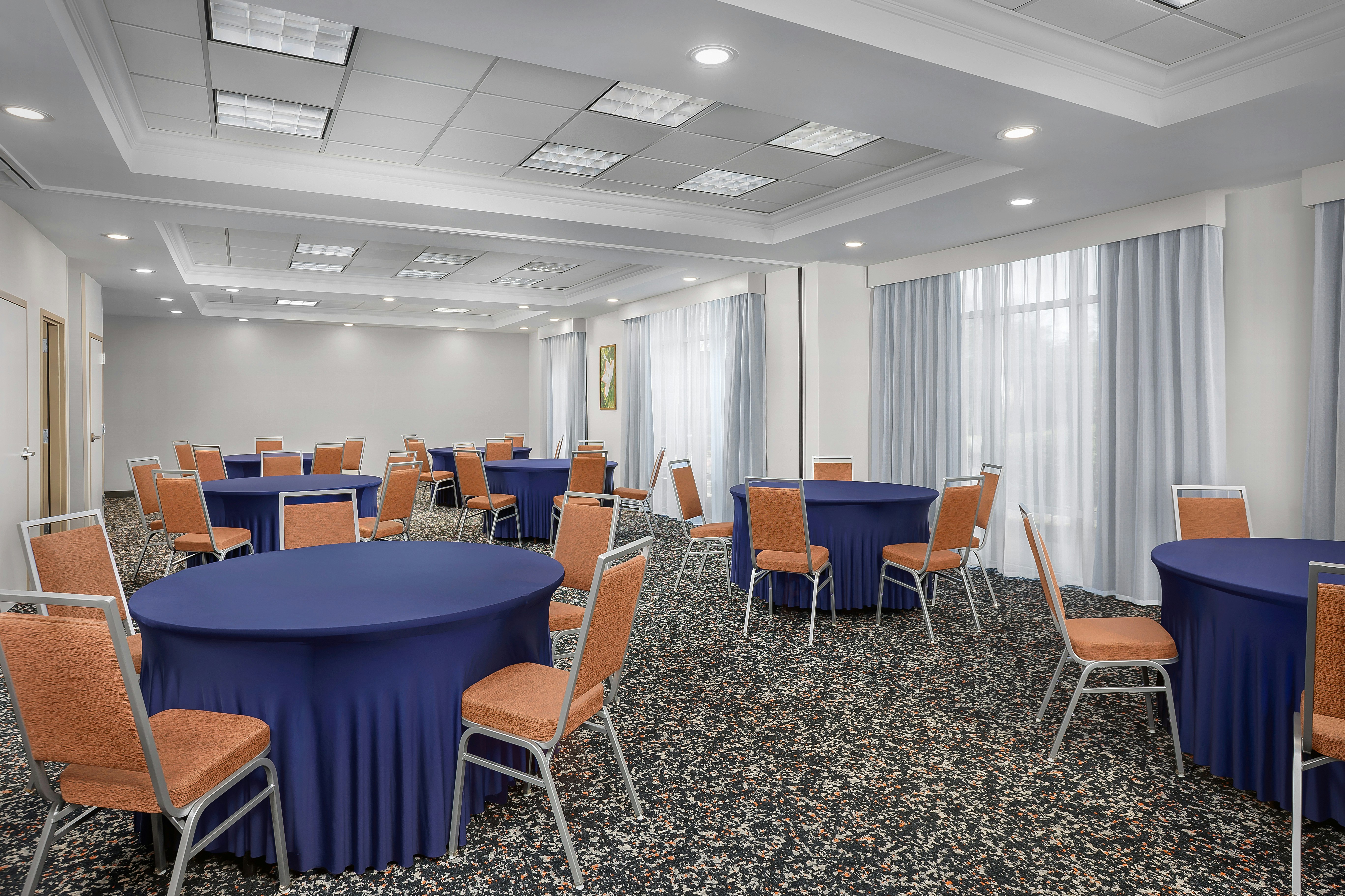 Hampton Inn & Suites Clinton - I-26 31/38