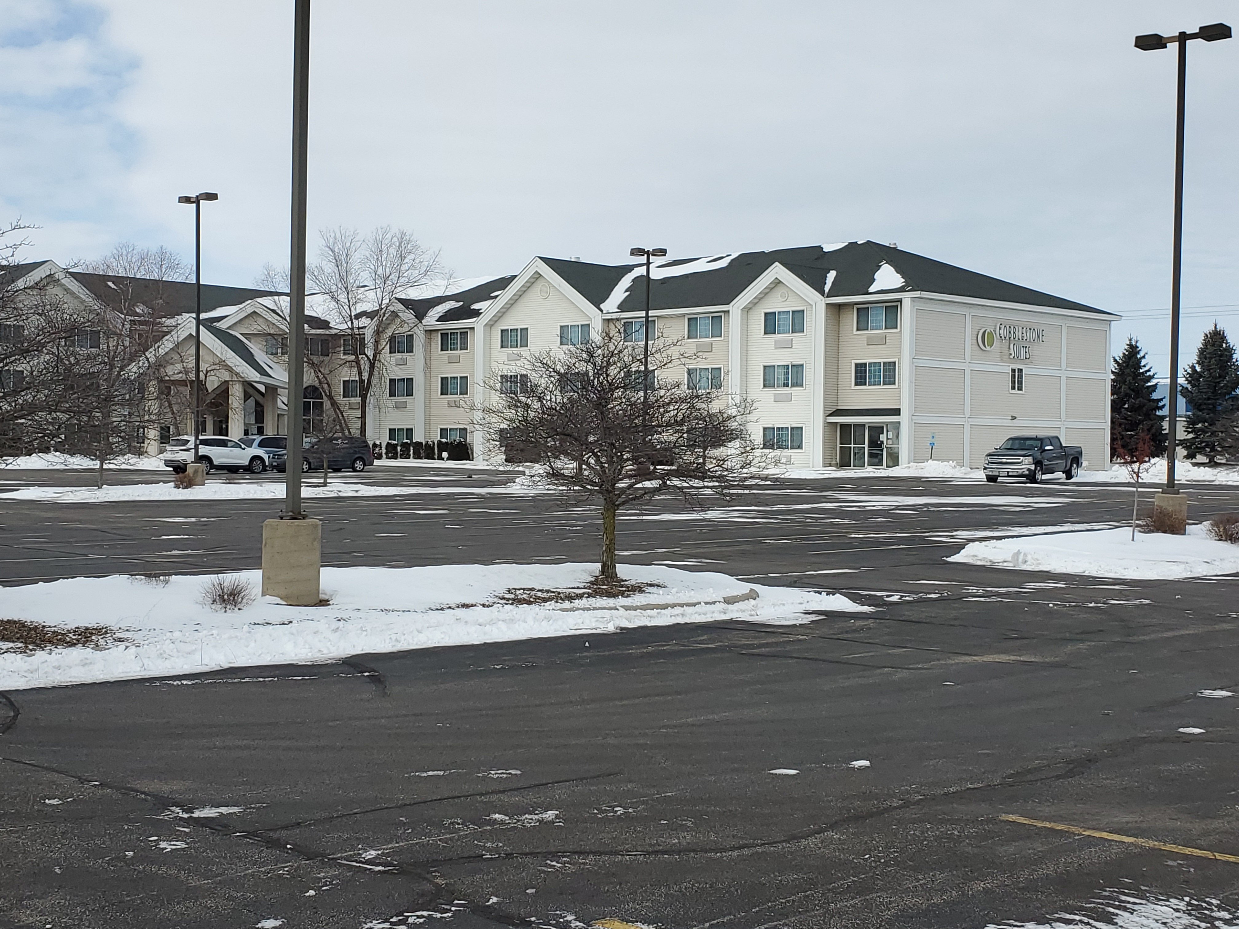 Cobblestone Suites Oshkosh 71/75