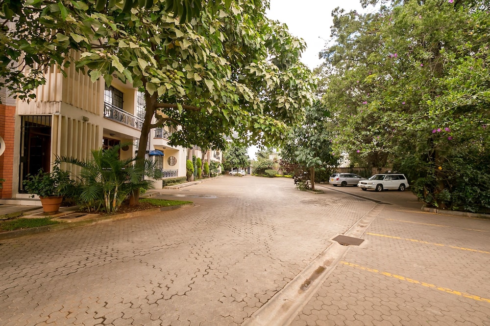 Meltonia Luxury Suites 38/50