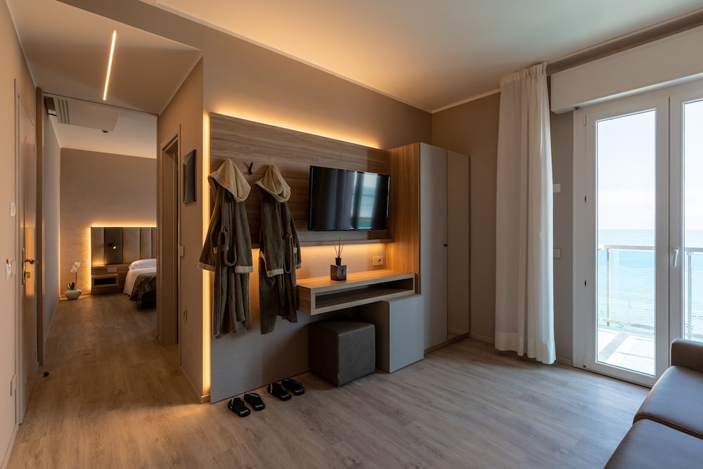 Hotel Lungomare 15/35