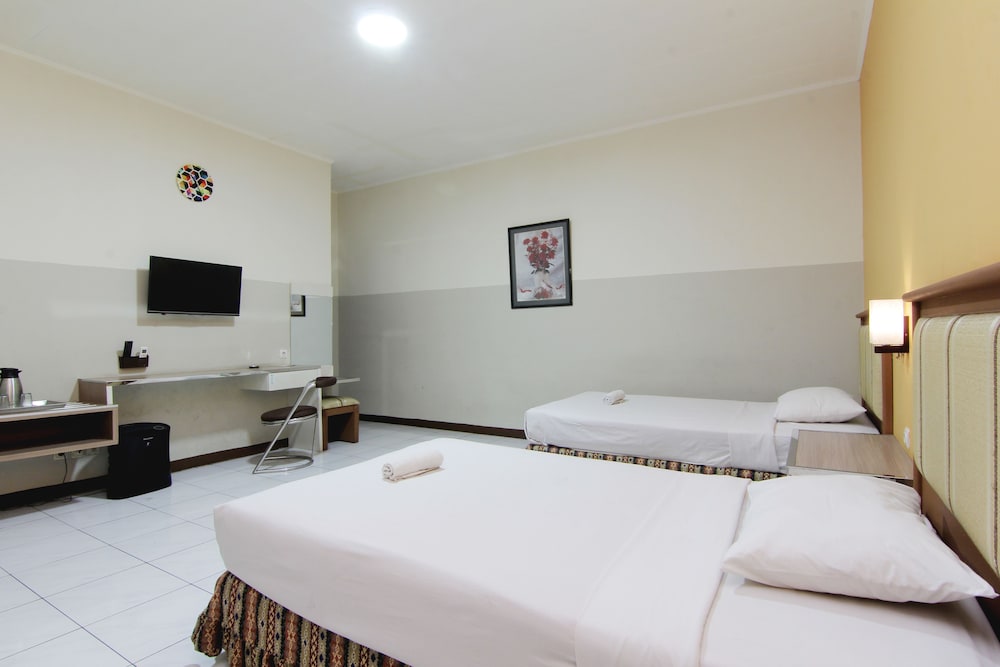 OYO 90103 Hotel Palem 4/24