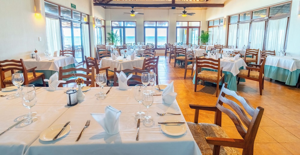 Akumal Bay Beach & Spa Resort 51/69