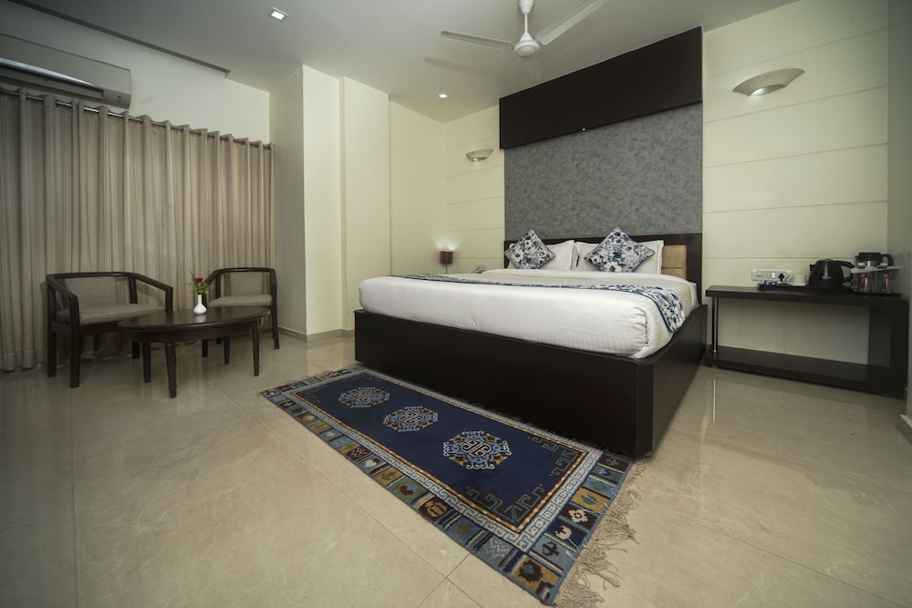 Regency Varanasi Hotel 11/22