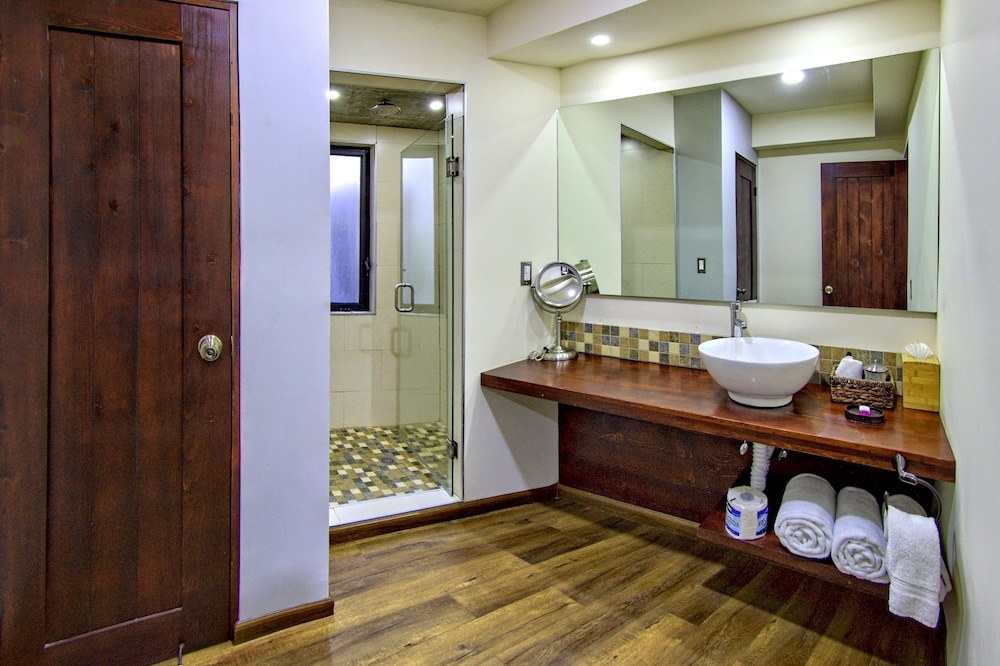 Bottega Hotel Boutique 49/50