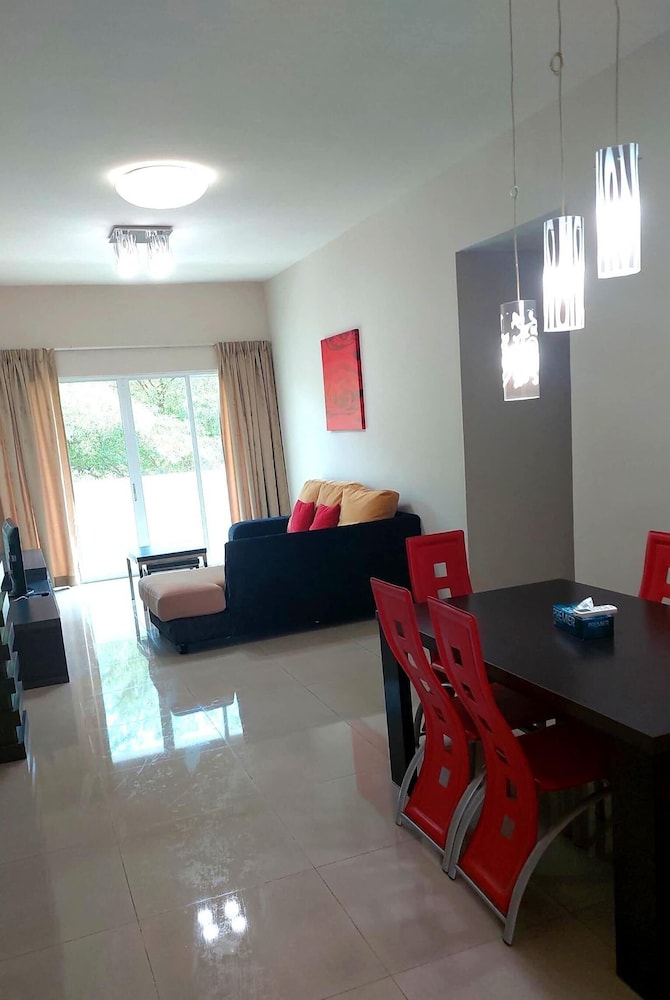 D'embassy Serviced Residence Suites 53/55