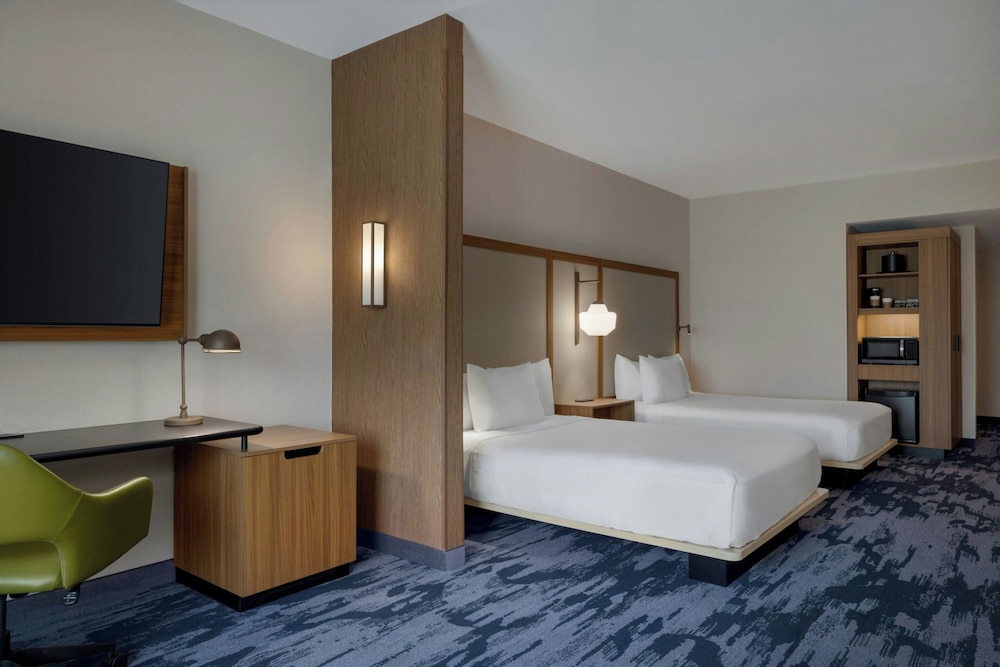 Executive, Suite, 2 Queen Beds, Sofa