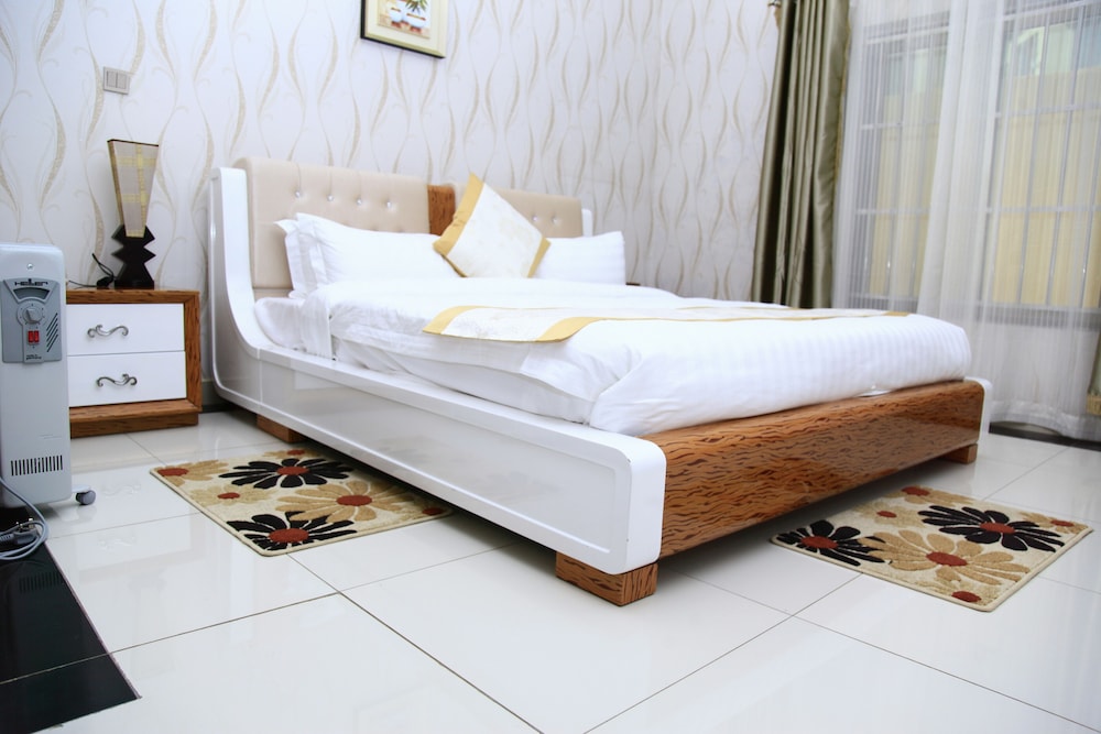Golden Zambezi Lodge 7/33