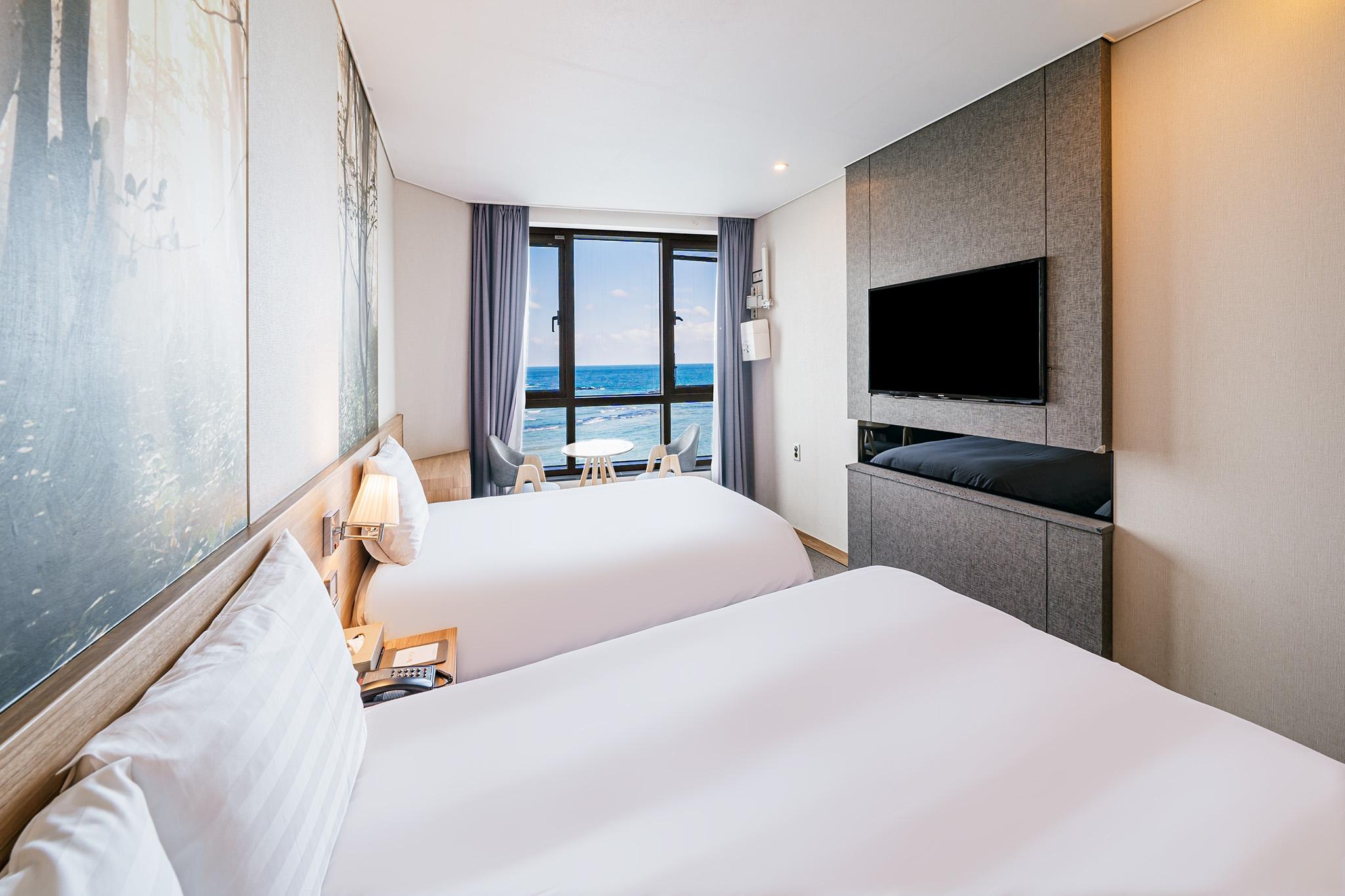 Ocean, Deluxe, Twin Beds