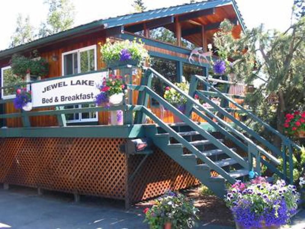 Jewel Lake Bed Breakfast 1/50