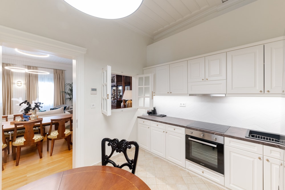 Castellano Hotel & Suites 43/63